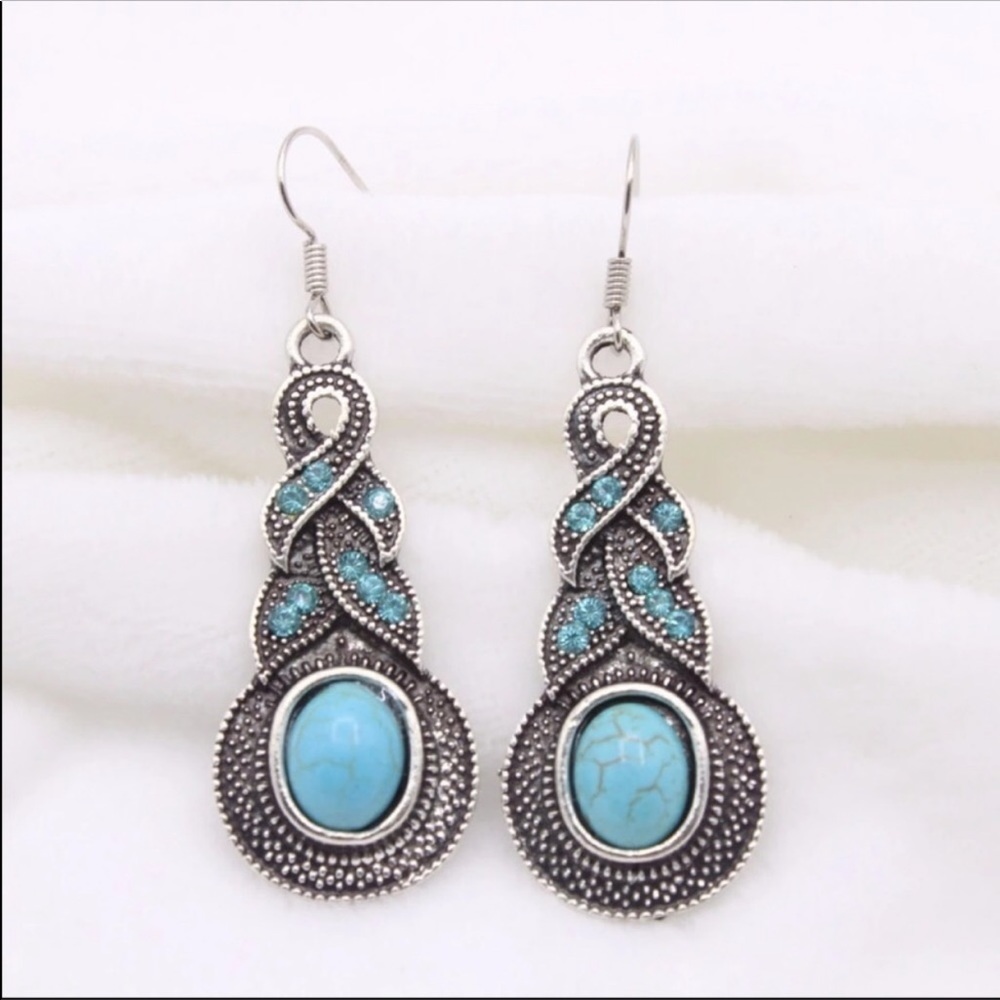 NWT Ethnic Bogo Earrings - Picture 1 of 5